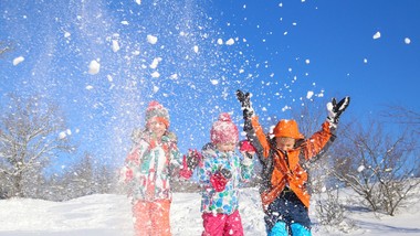 nadciąga prawdziwa zima. będą silne opady śniegu nad polską. gdzie i kiedy spadnie najwięcej śniegu? prognoza pogody na sylwestra 2025