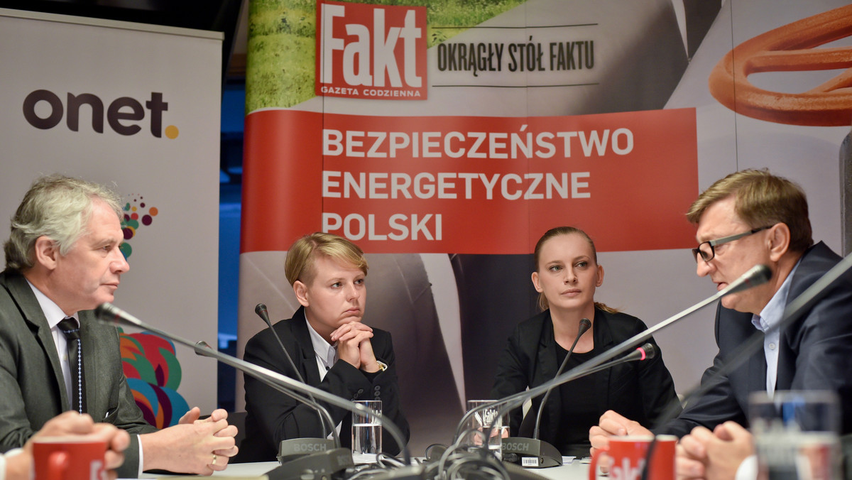 W redakcji dziennika "Fakt" odbyła się debata pt. "Okrągły Stół Faktu. Bezpieczeństwo energetyczne Polski". Eksperci, którzy wzięli w niej udział, przekonują, że dzięki ogromnym inwestycjom w infrastrukturę gazową Polska jest już dzisiaj bezpieczna energetycznie. Twierdzą, że jest też szansa, aby Polacy płacili niższe rachunki za gaz.