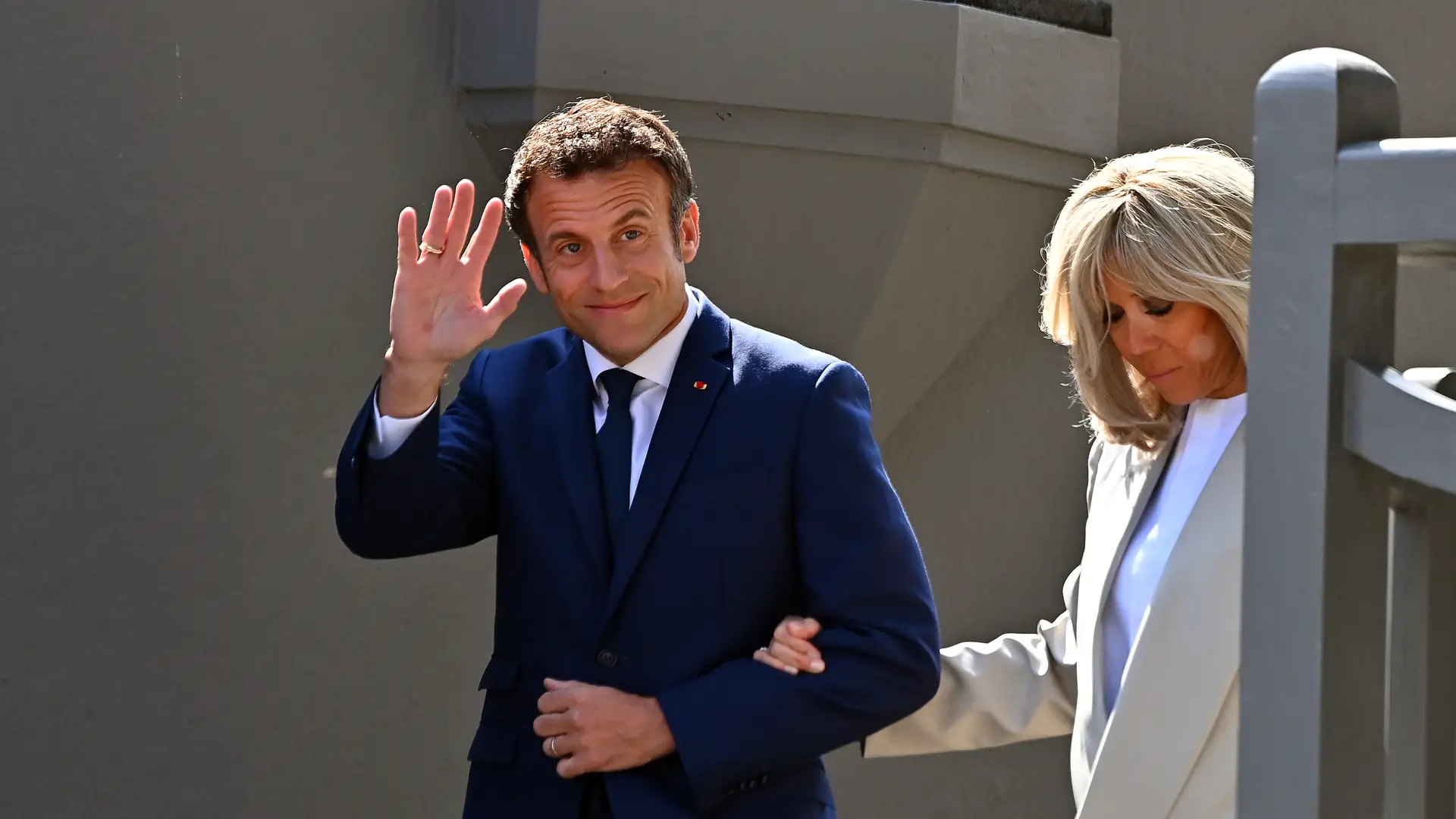 Sondażowe wyniki wyborów prezydenckich we Francji. Macron wygrywa