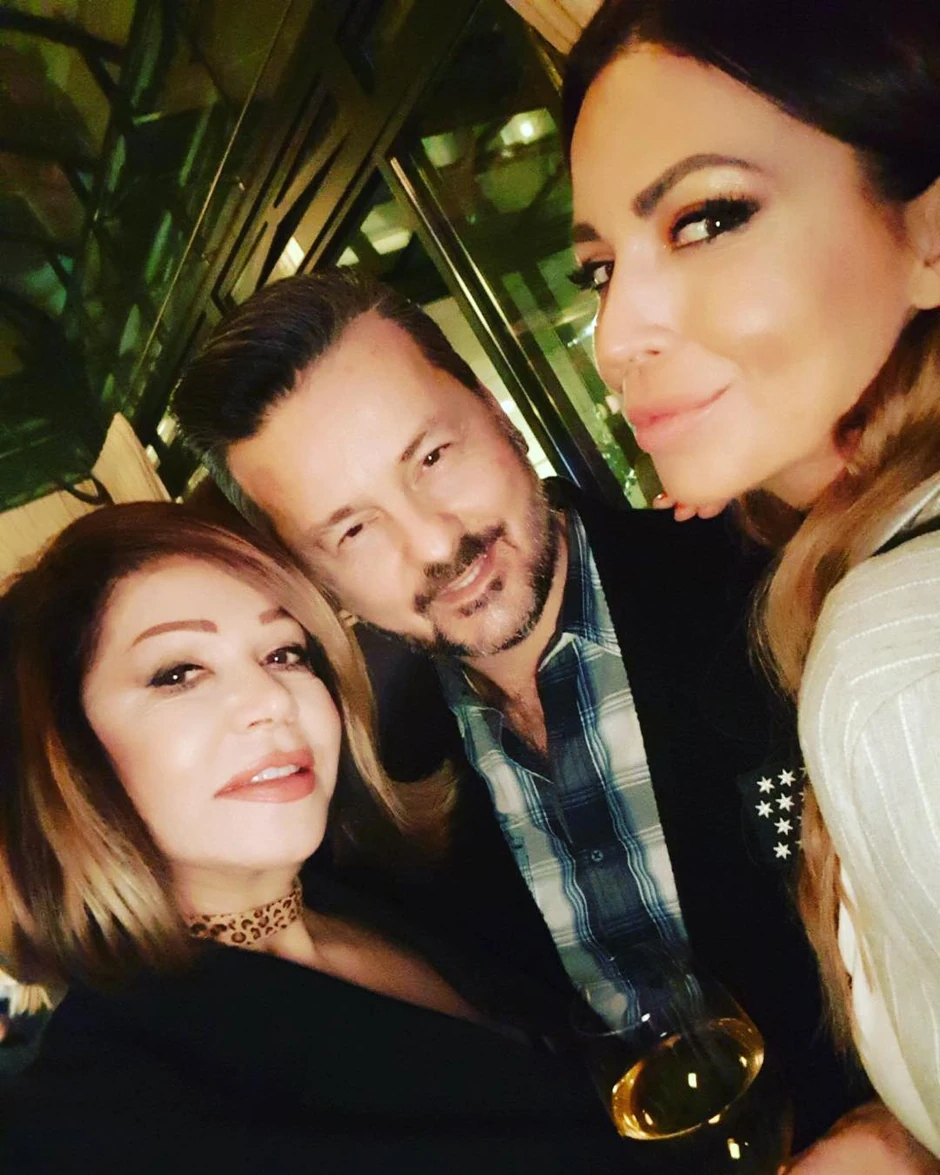 Neda Ukraden sa ćerkom i zetom