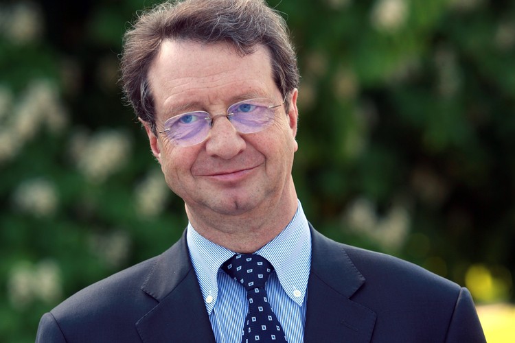 Kolejne miejsce ax equo zajęły Ministerstwa Infrastruktury i Finansów - po 8 wniosków, przy czym trzy razy próbowano odwołać Marka Pola, ministra w rządzie Leszka Millera.