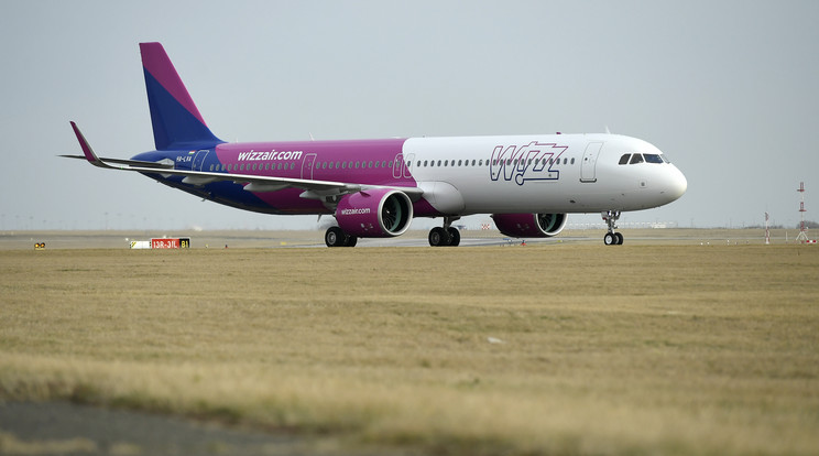 Ezer munkavállalót bocsát el a Wizz Air a koronavírus miatt /Fotó: MTI/Koszticsák Szilárd