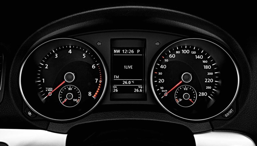 Maska kryje dwulitrową turbobenzyę TSI, która da kierowcy 210 KM