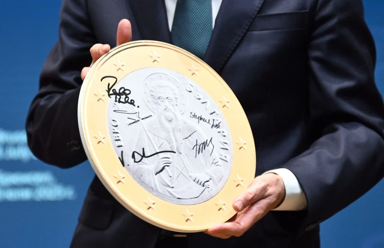 Bugarski evro na ceremoniji nakon izvršenja konačnih koraka za priključenje evrozoni u Briselu 8. jula