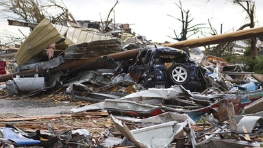 Tornado zniszczyło Joplin i zabiło ok. 100 osób