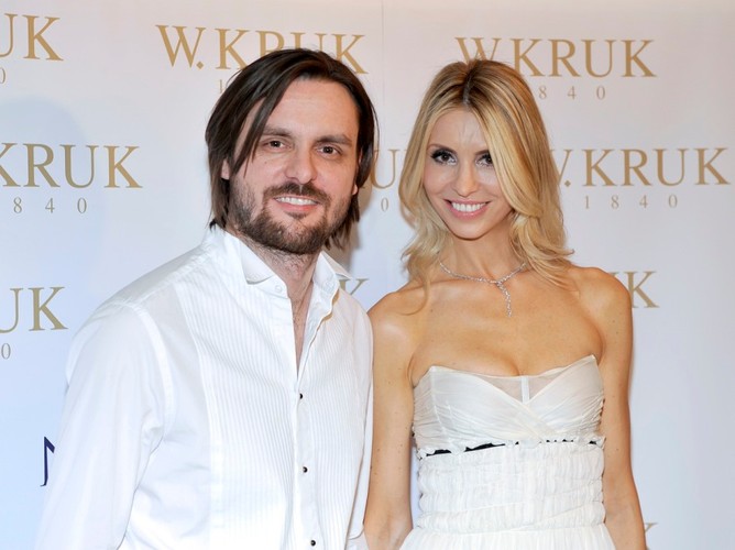 Natalia Safran pozowała do zdjęc z  Mikołajem Jaroszykiem