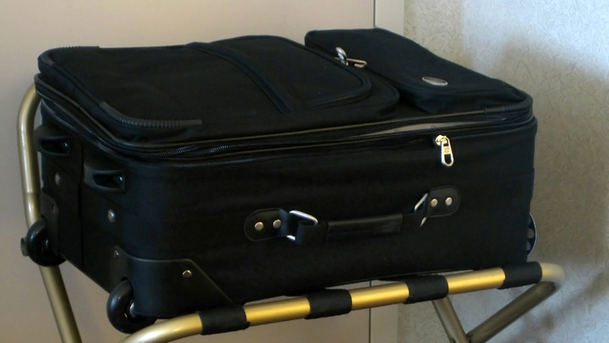 Felháborító: így fosztogatják az utasok poggyászait a Liszt Ferenc reptéren  - Blikk