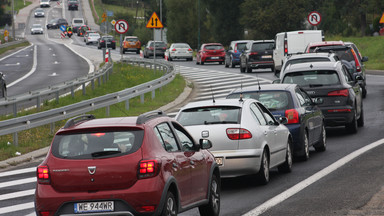 Korki na zakopiance. Nawigacja Google nakazuje omijanie nowego tunelu