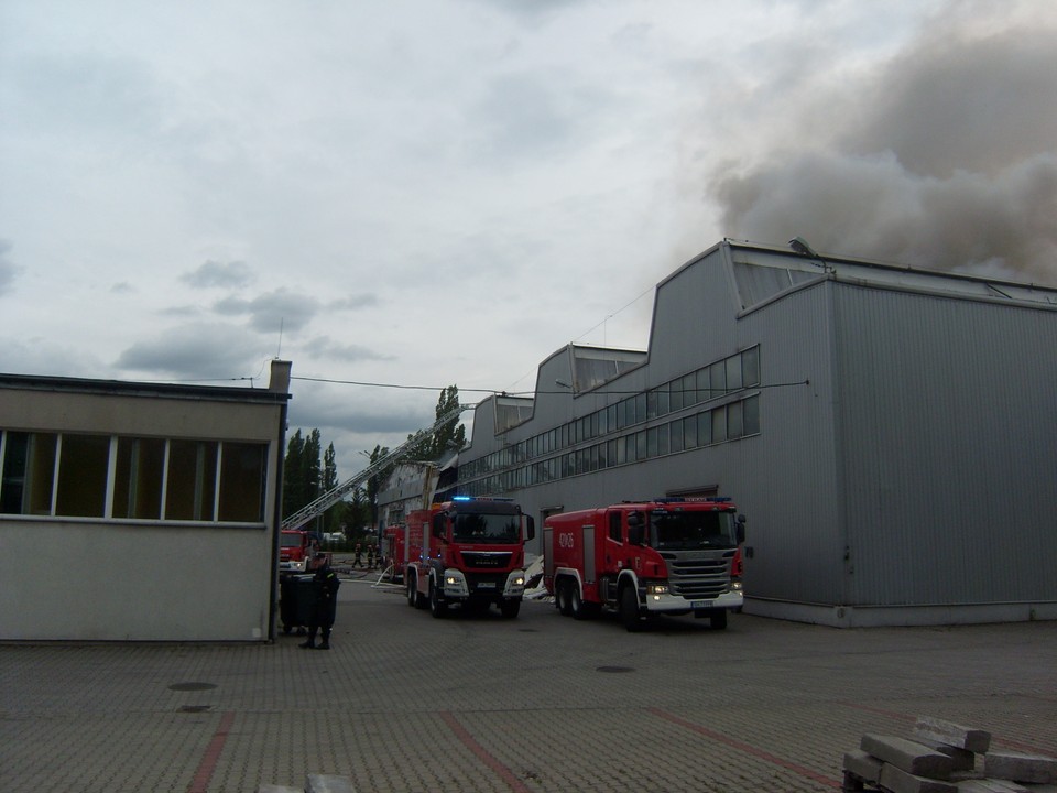 Pożar hali w Katowicach