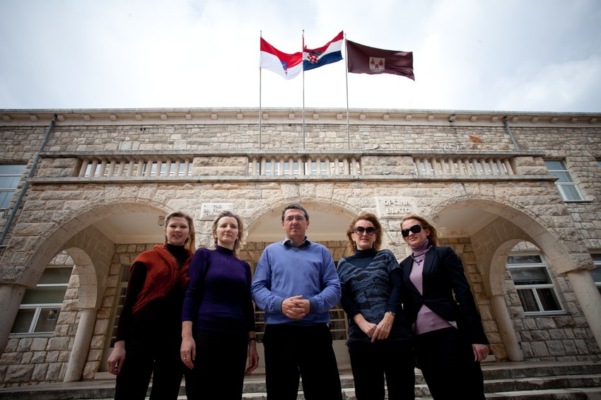 Načelnik opštine sa saradnicima