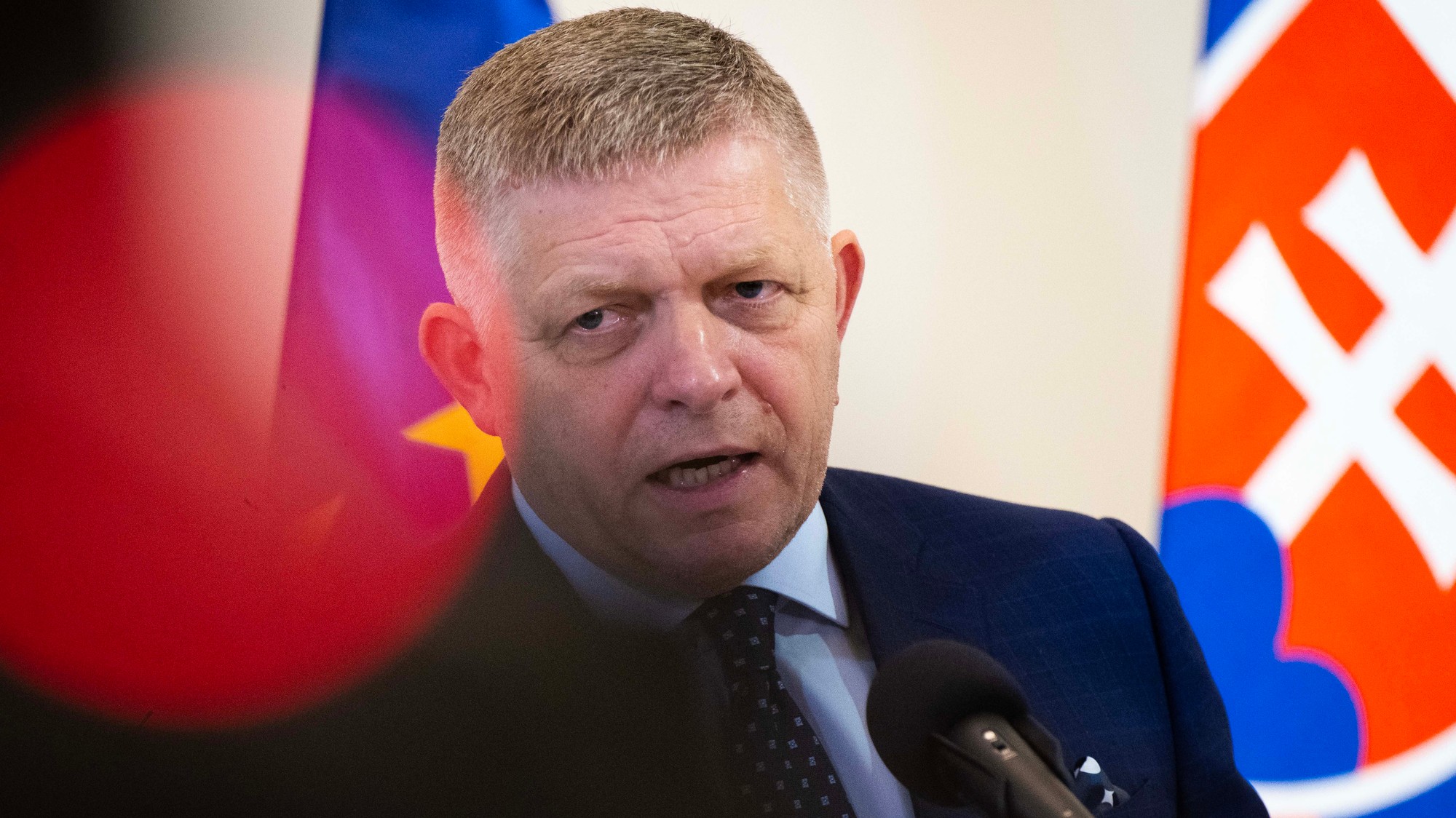 Predseda vlády SR Robert Fico (Smer-SD).