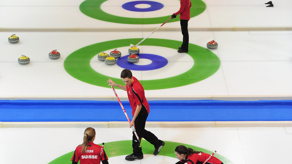 Mieszana drużyna ze Szwajcarii zdobyła złoty medal podczas curlingowych zmagań w zimowych młodzieżowych igrzyskach olimpijskich.