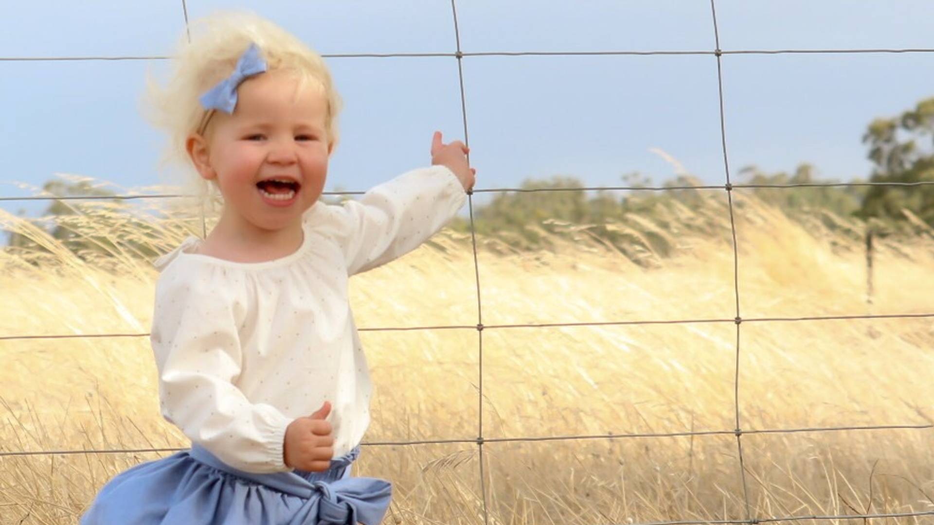 Slatku devojčicu s fotografije vreba smrtonosna opasnost: Da li je vidite?