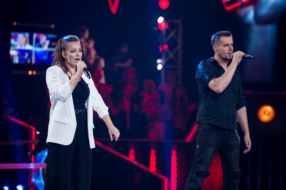 Karolina Wójtowicz i Rafał Chmiel na planie programu "The Voice of Poland 10"