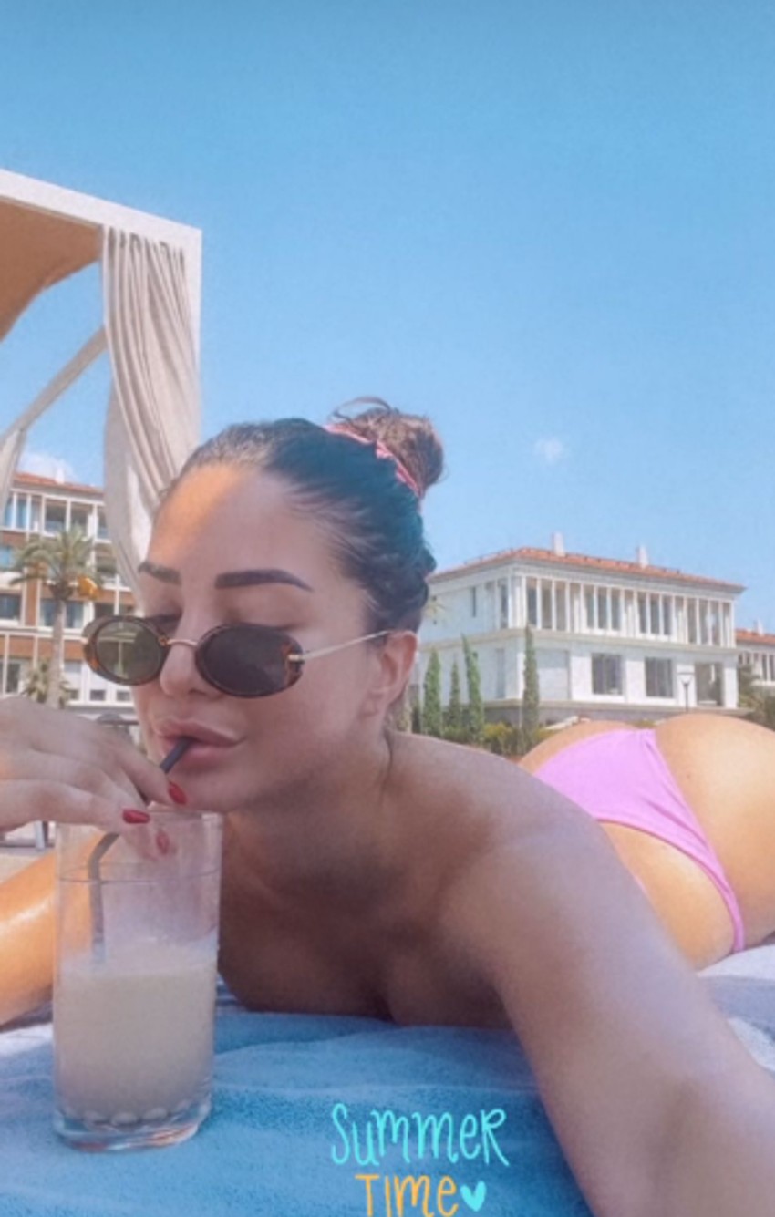 Anđela Đuričić u toplesu