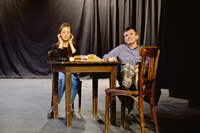 Slavko Štimac kao Teja u Klaustofobičnoj komediji