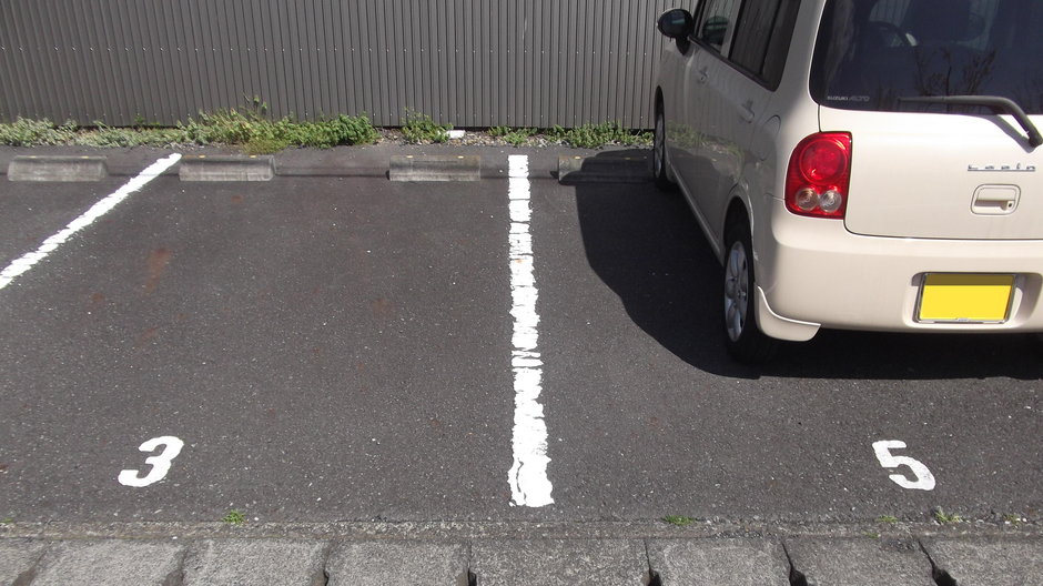 Brakująca feralna liczba 4 na parkingu w Japonii