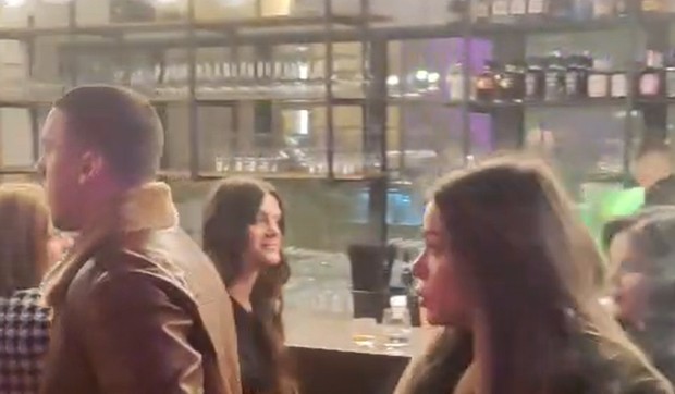 Baka Prase sa devojkom