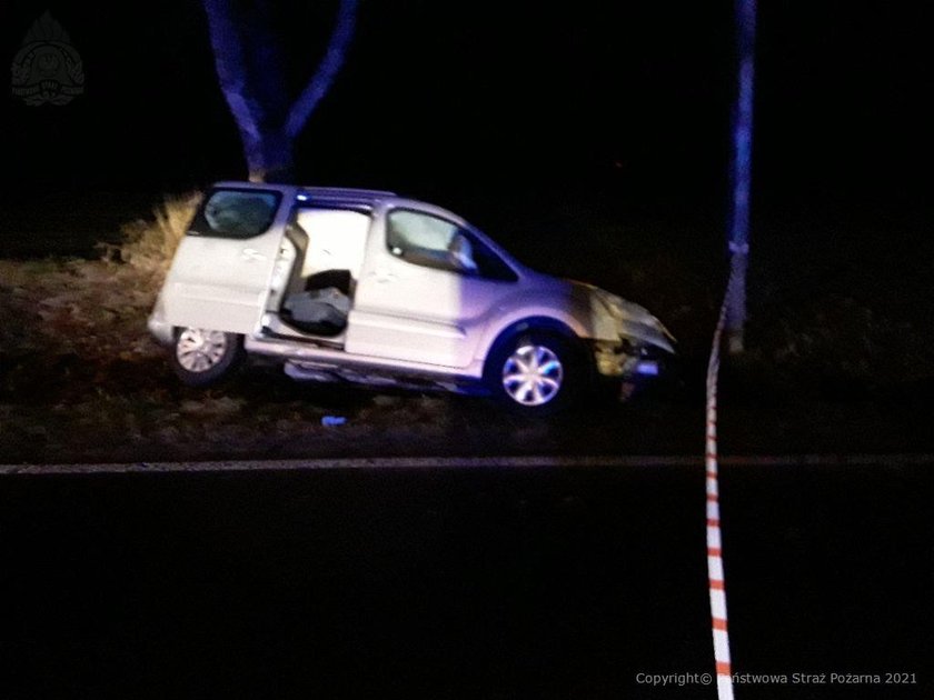 19-latka wjechała w grupę pieszych. Nie żyje kobieta, trzy osoby zostały ranne. 