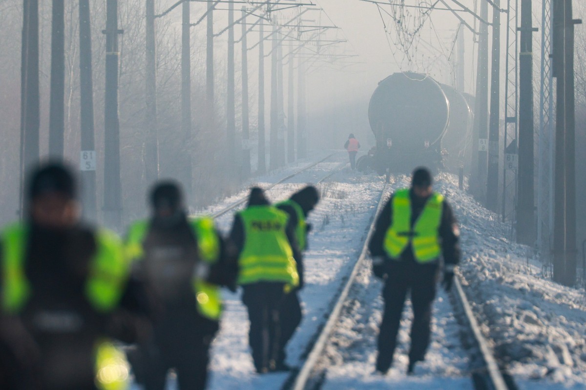 Pociąg wykoleił się na Mazowszu. Przewoził olej napędowy