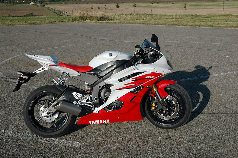 Yamaha YZF R6R: siła przyciągania