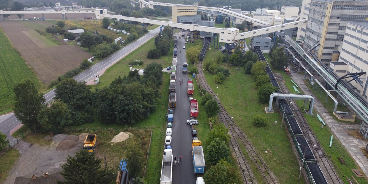 Kolejka pod Bogdanką zmniejszyła się, a do końca tygodnia ma zniknąć.