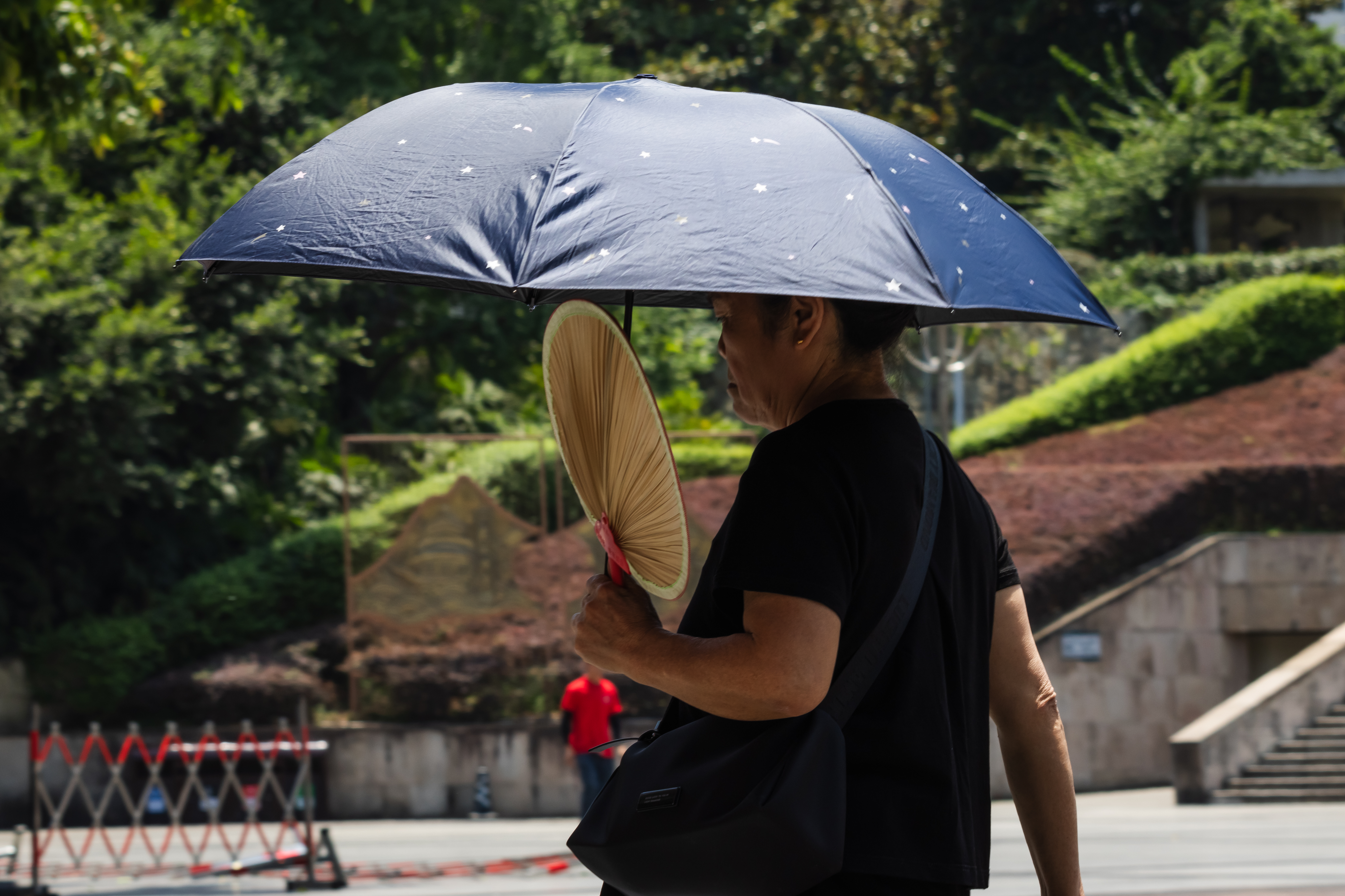 Elderly urged to stay indoors as Britain hits fourth heatwave