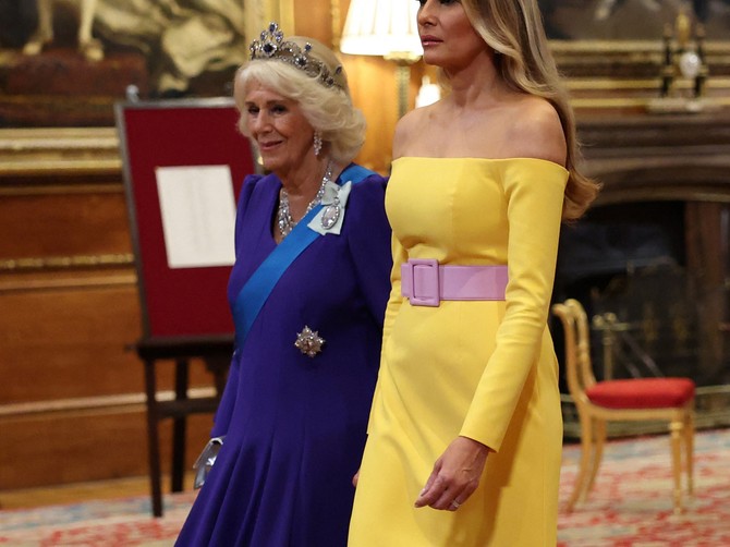 Koje su boje haljina i kaiš Melanije Tramp: Na mrežama se vodi rat, evo šta je istina