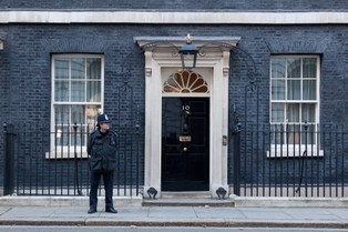 Brytyjska policja wszczęła śledztwo w sprawie imprez na Downing Street