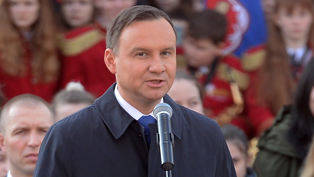 - Nie mam obaw, że Polska stanie się "podmiotem B" w Europie – powiedział prezydent Andrzej Duda, odnosząc się do idei Europy dwóch prędkości. Jego zdaniem Polska należy do "największych europejskich krajów jeśli chodzi o możliwości gospodarcze" i pod tym względem jest "w klasie A".