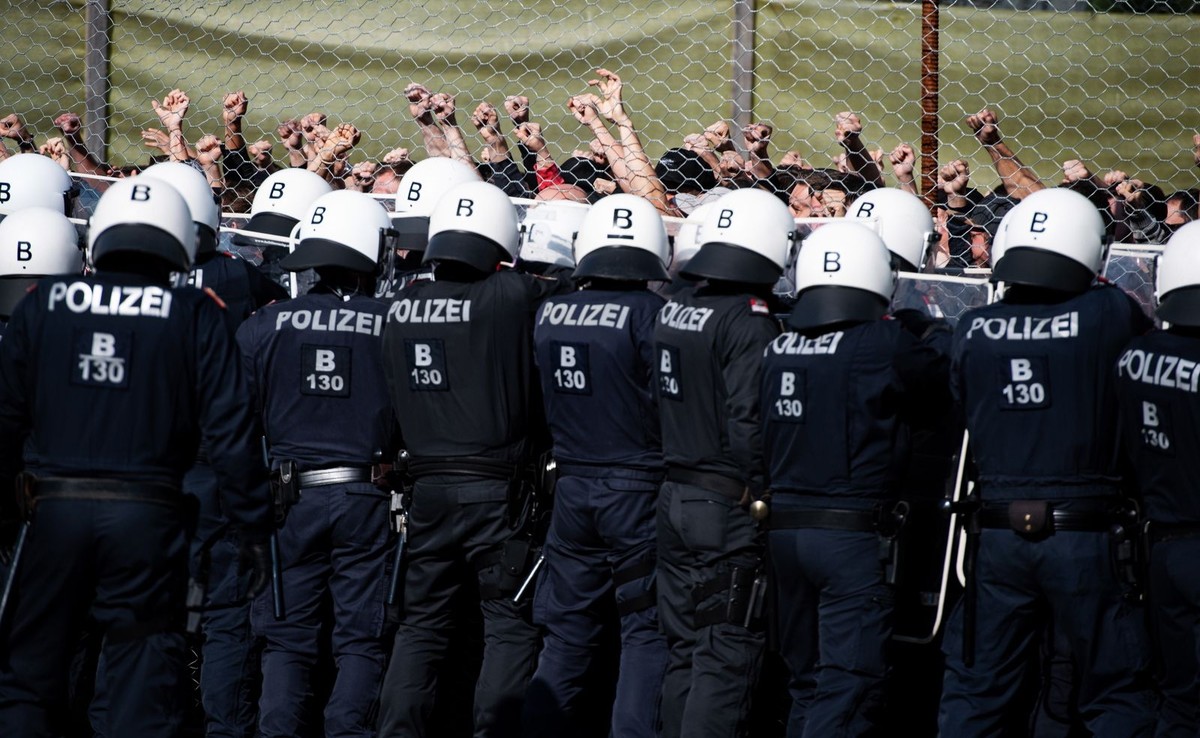 Austriacka policja ćwiczy przy granicy ze Słowenią