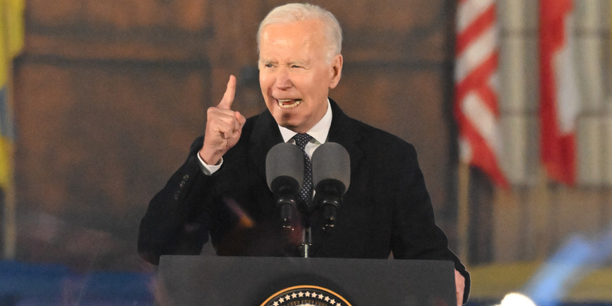 Joe Biden w trakcie przemówienia. Warszawa, 21 lutego 2023 r.