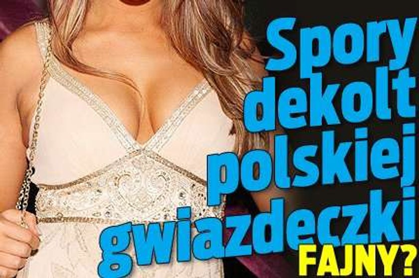 Spory dekolt gwiazdeczki. Ładny?