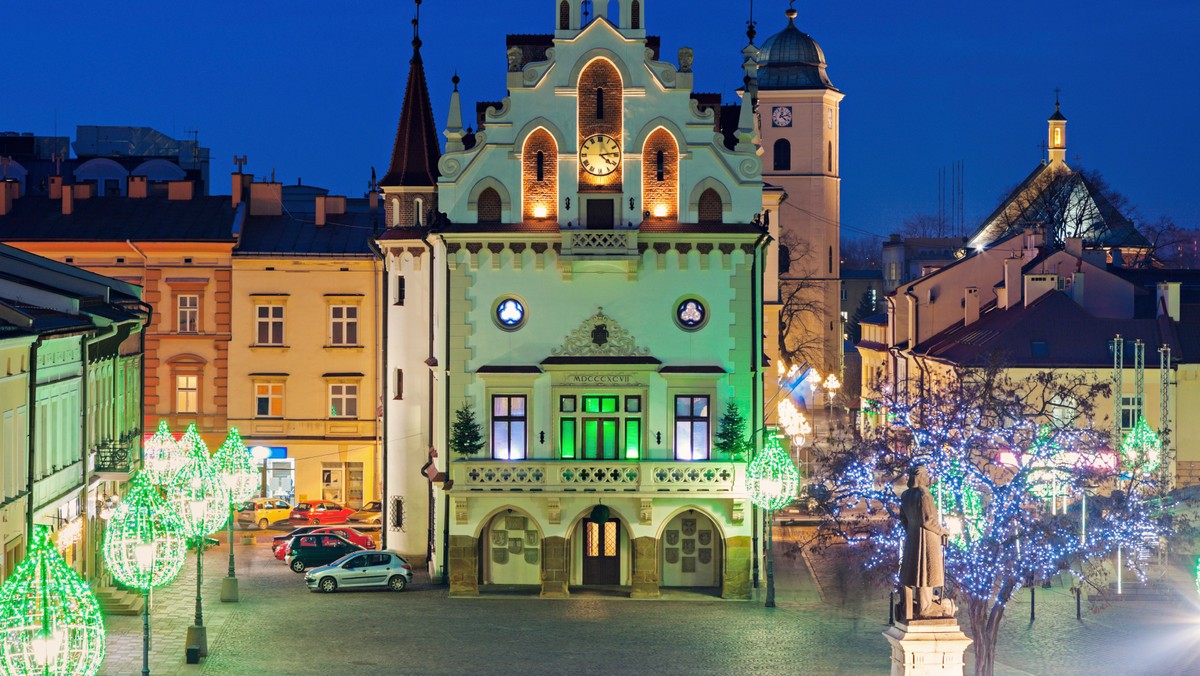 Dla mieszkańców Rzeszowa 3 maja to nie tylko rocznica uchwalenia Konstytucji 3 Maja. Jest to również święto ich ulubionego deptaka, który obecnie jest remontowany. Organizatorzy zapewniają, że wszystkie prace zakończą się przed rozpoczęciem Święta Paniagi. W tym roku rzeszowianie poznają bliżej kulturę rumuńską.