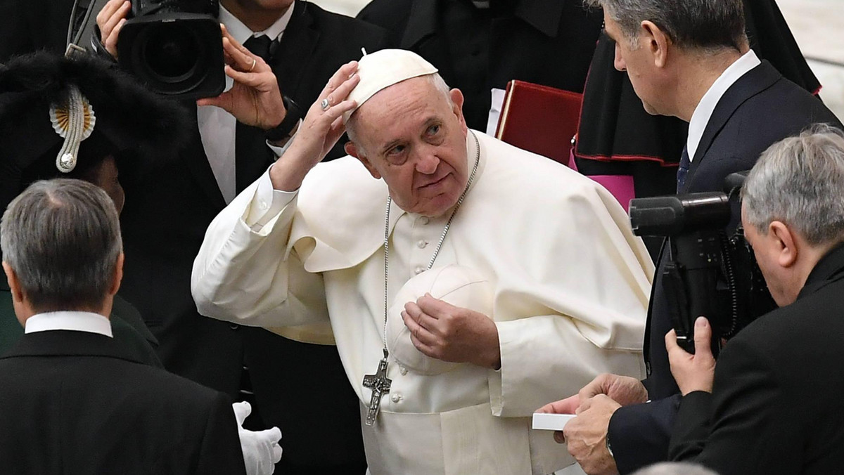 Celibat w Kościele. Papież Franciszek w książce o Janie Pawle II: celibat to dar