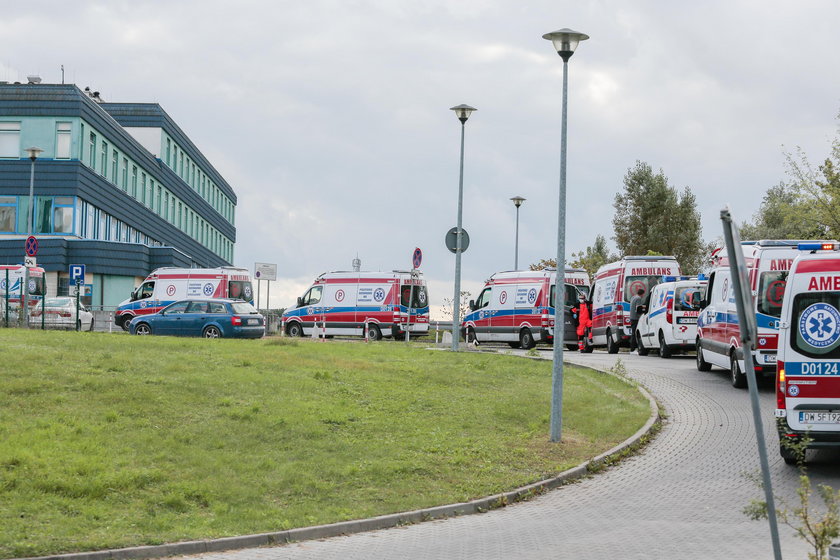 Kolejka kolejek przed SOR-em we Wrocławiu