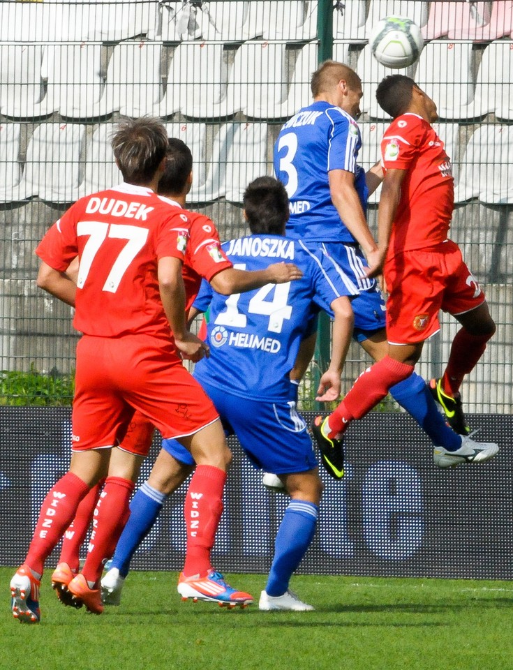 PIŁKA T-MOBILE EKSTRAKLASA WIDZEW ŁÓDŹ - RUCH CHORZÓW