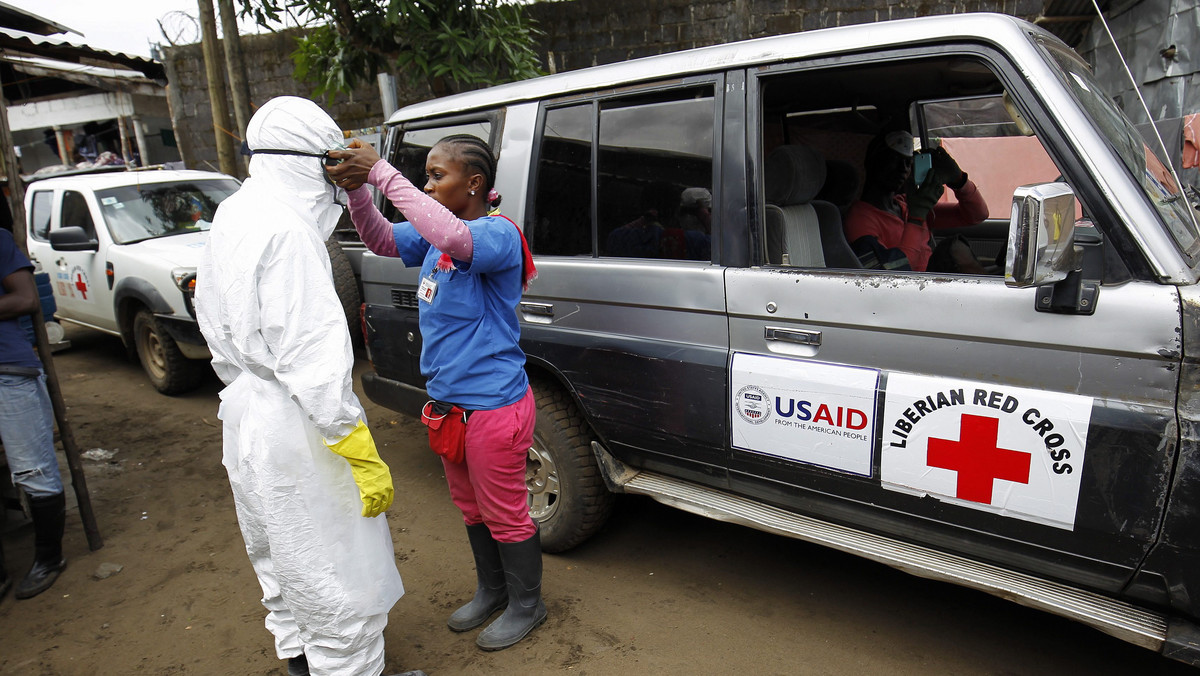 Zakup m.in. noszy i skafandrów oraz opracowanie procedur współpracy między szpitalami w przypadku pojawienia się zakażenia wirusem ebola w Kujawsko-Pomorskiem zapowiedziała po wtorkowym posiedzeniu wojewódzkiego zespołu zarządzania kryzysowego wojewoda Ewa Mes.