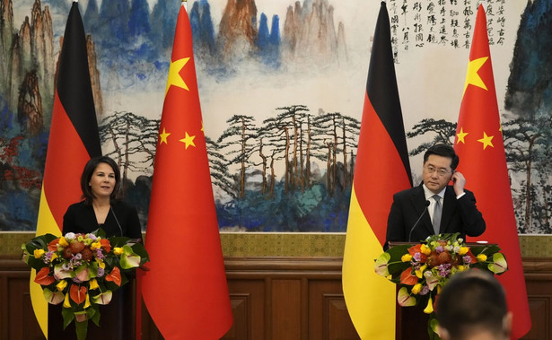 Minister spraw zagranicznych Niemiec Annalena Baerbock i minister spraw zagranicznych Chin Qin Gang