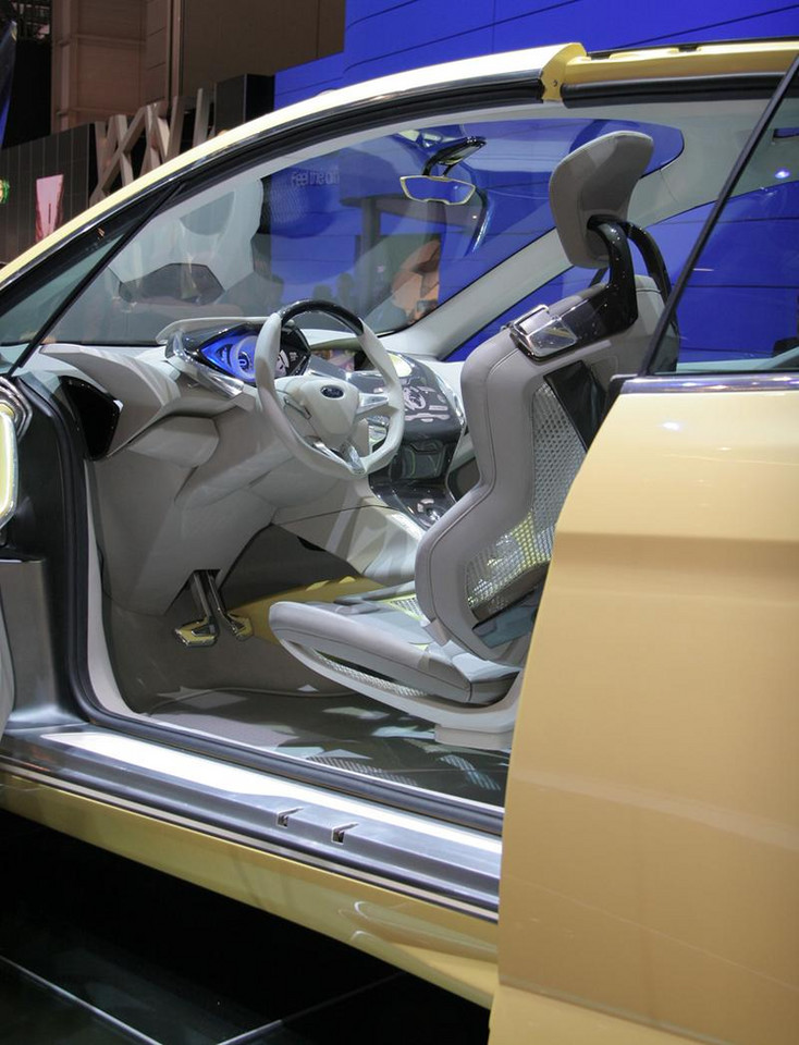 Ford w 2010: nowy Focus będzie produkowany w Saarlouis, C-Max w Walencji