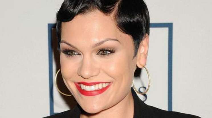 Gyereket akar Jessie J