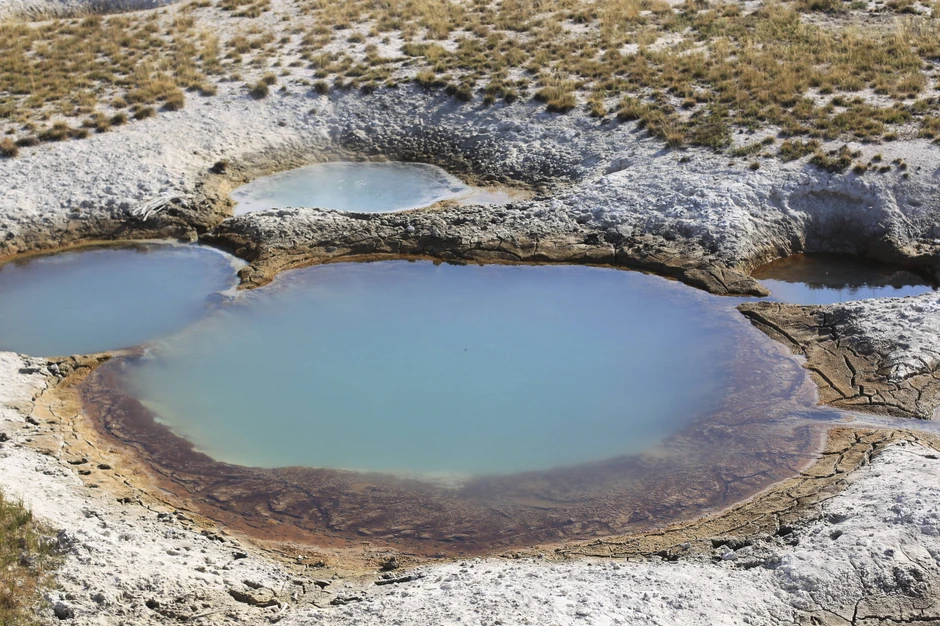 Jeloustonska jezera su zbog svoje neobične lepote mamac za turiste