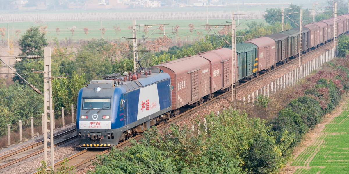 Pociągi z kontenerami do Europy Zachodniej z bazy w Shilong wyruszają w każdy czwartek