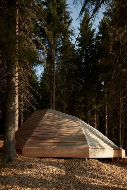 W Karkonoszach zbudowali park rozrywki z ogromnymi rzeźbami. Oto Pecka Playspace