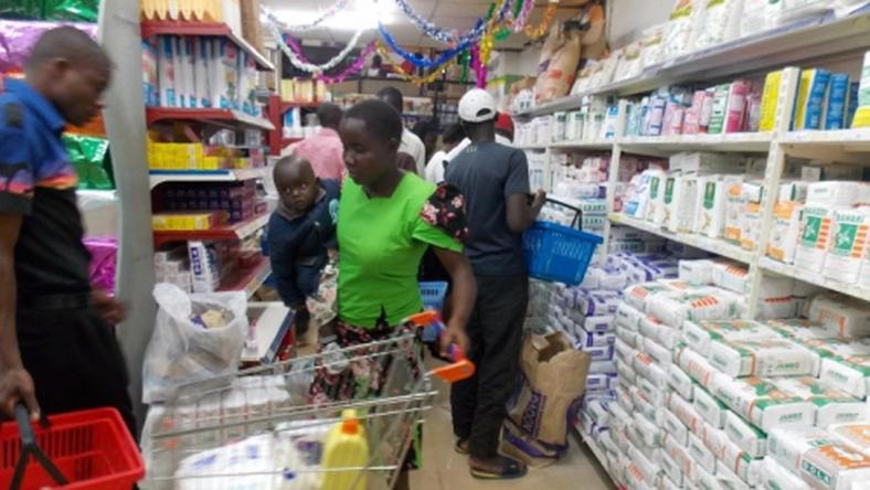 Shoppers in a Kenyan supermarket during the 2018 festive season 
