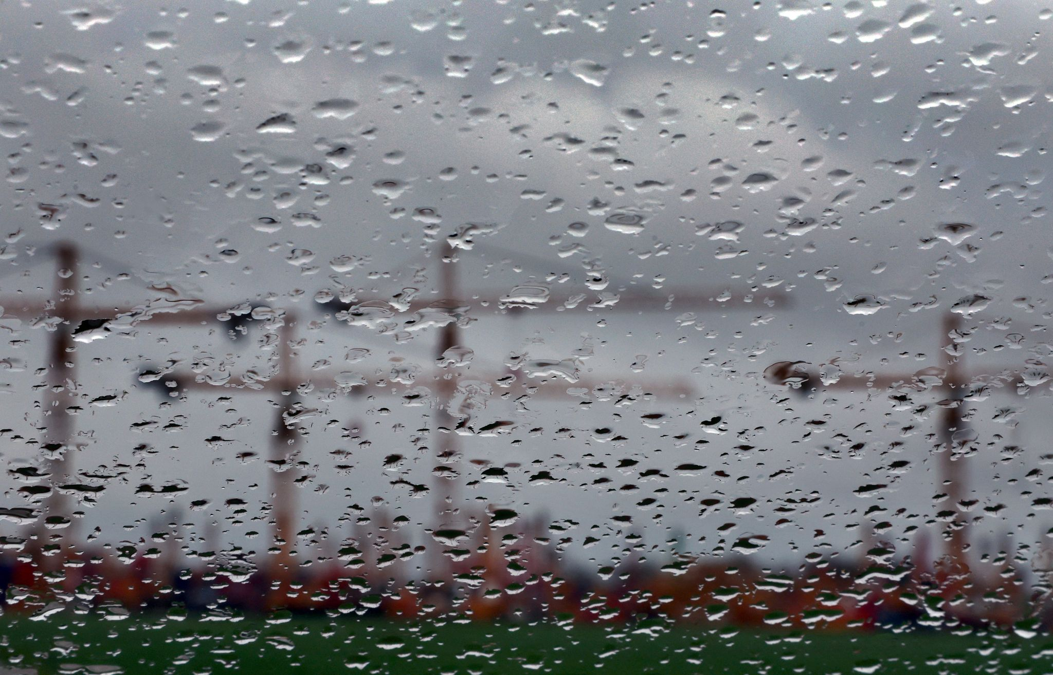 Wirtschaftsweise senken Prognose auf 0,9%, kritisieren Sondervermögen