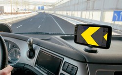 TomTom GO Expert Plus przyda się kierowcom ciężarówek