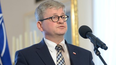 Soloch: prezydent nie blokuje awansów na pierwszy stopień oficerski