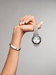 A Huawei Watch GT 4 okosóra nem csak tökéletes megjelenést kölcsönöz, hanem az egészségedre is odafigyel. Segítségével nem maradsz le egy fontos értesítésről sem, de figyeli a pulzusod, segít számolni a kalóriákat, a testmozgásod és az alvásod is monitorozza.  consumer.huawei.hu