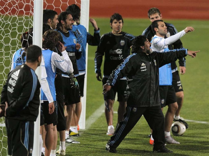 Diego Maradona goni swoich piłkarzy do roboty